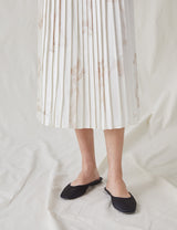 The Pleated Skirt with Painted Figures